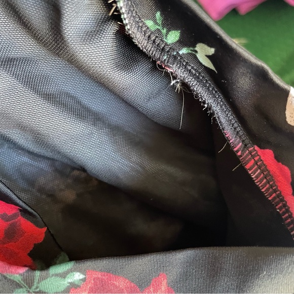 Torrid Skull Floral Garden Rash Guard Swim Bathing Suit Short Sleeve Top - Picture 6 of 8